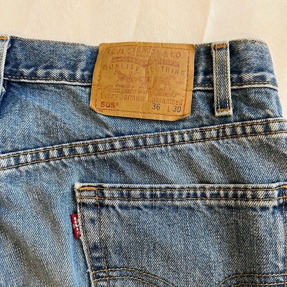 LEVI’S Men’s 505 Regular Fit Straight Leg Jeans, Size 36 x 30. - Picture 6 of 6